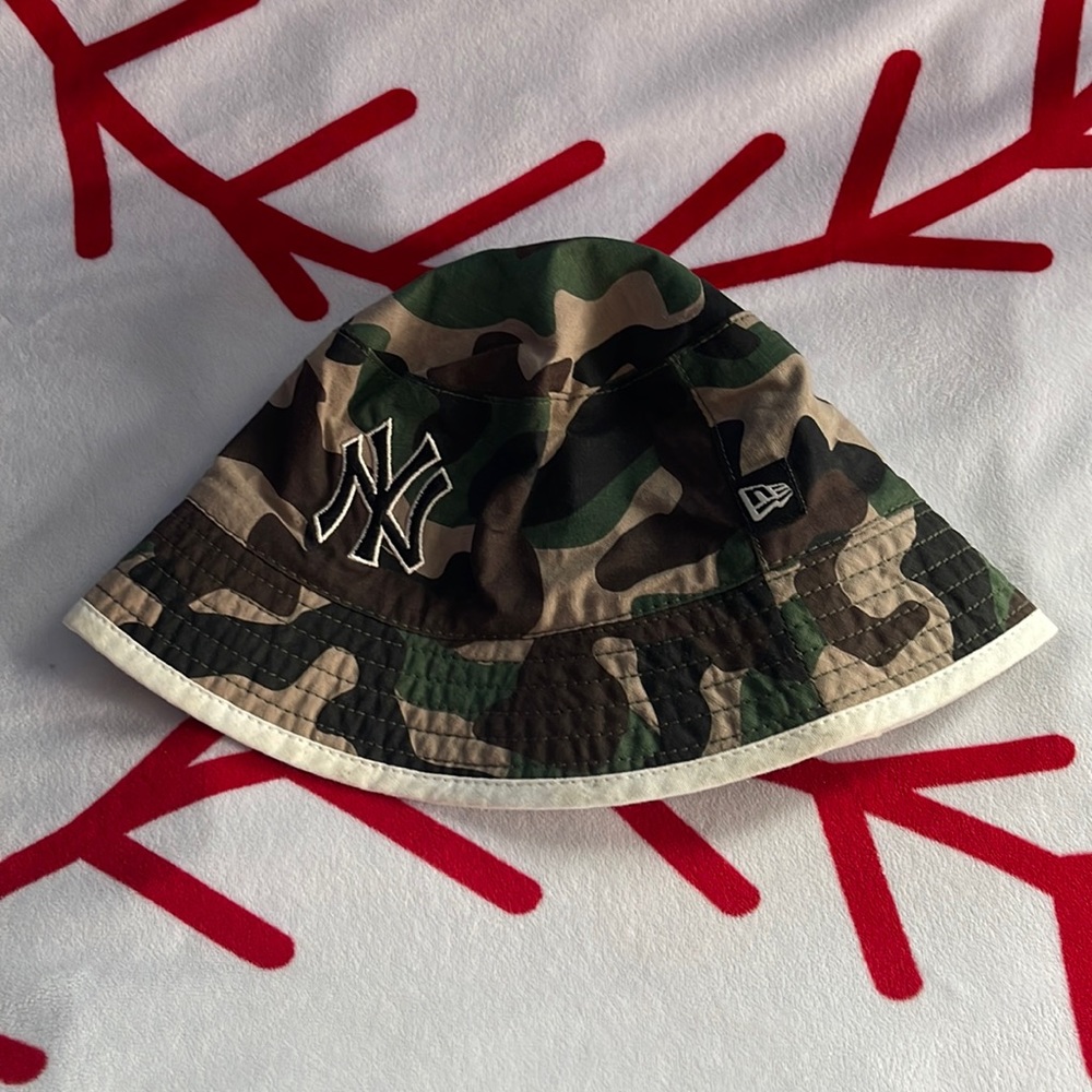 Reversible New Era New York Yankee Infant hat